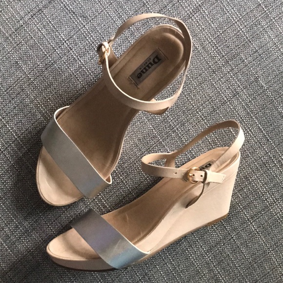 nude wedges dune